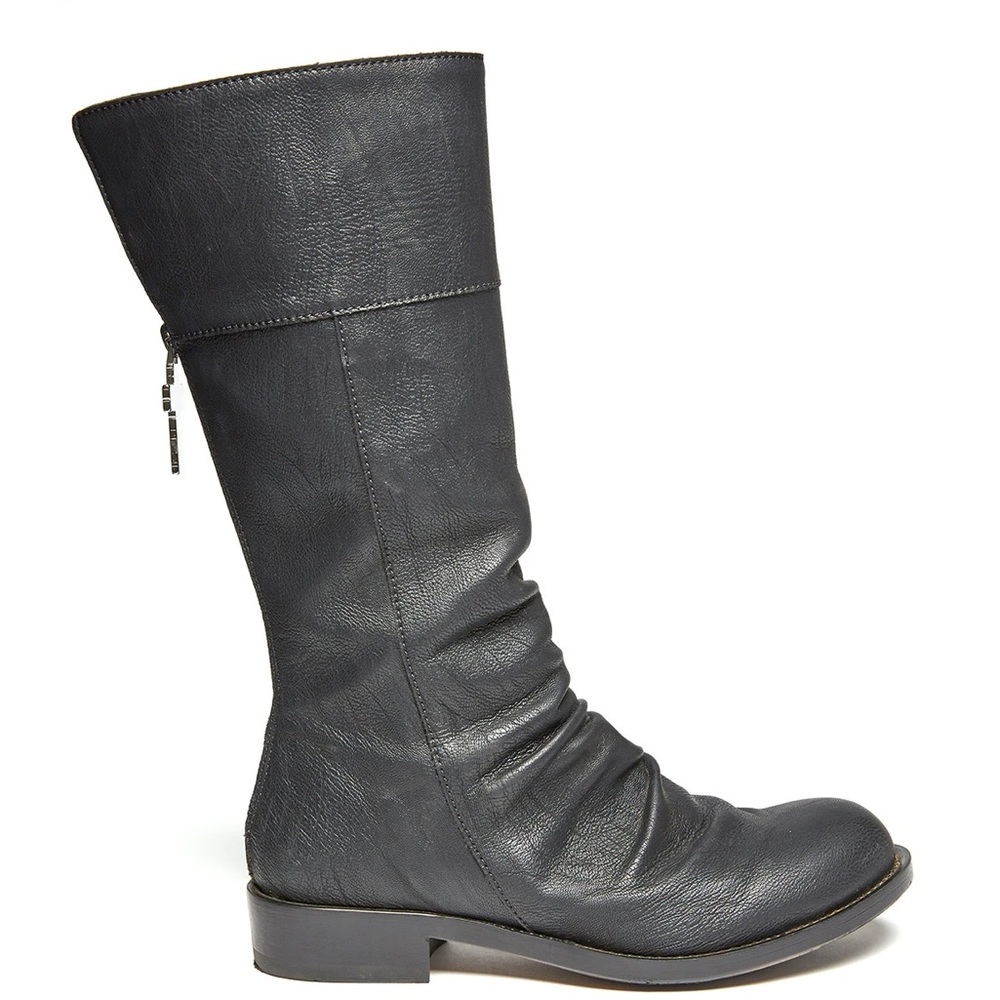 NWB VonD slayer boots